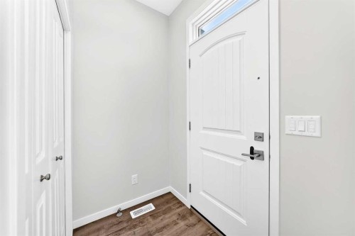 41 Corner Glen Row Ne, Calgary, AB - Indoor Photo Showing Other Room