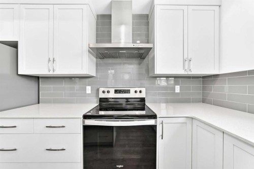 41 Corner Glen Row Ne, Calgary, AB - Indoor Photo Showing Kitchen