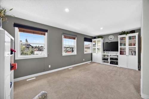 13 Covepark Bay Ne, Calgary, AB 