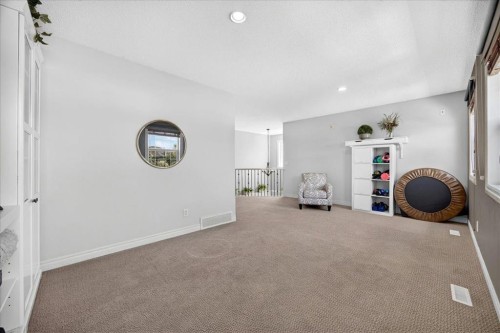 13 Covepark Bay Ne, Calgary, AB 