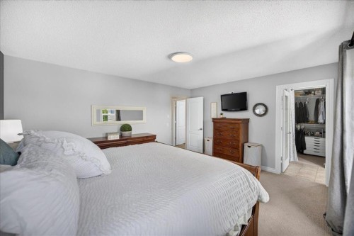 13 Covepark Bay Ne, Calgary, AB 