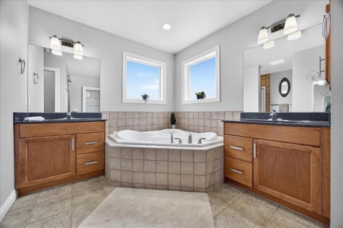13 Covepark Bay Ne, Calgary, AB 