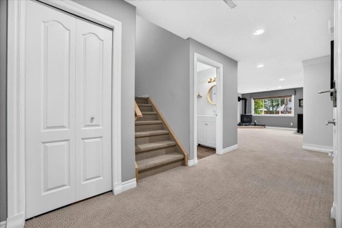 13 Covepark Bay Ne, Calgary, AB 