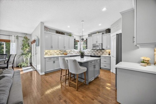 13 Covepark Bay Ne, Calgary, AB 