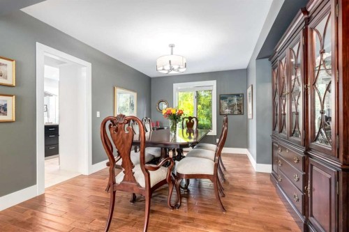 367 Woodbriar Circle Sw, Calgary, AB 