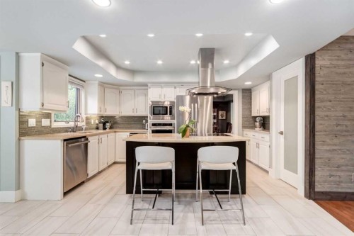 367 Woodbriar Circle Sw, Calgary, AB 