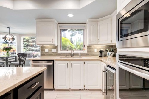 367 Woodbriar Circle Sw, Calgary, AB 