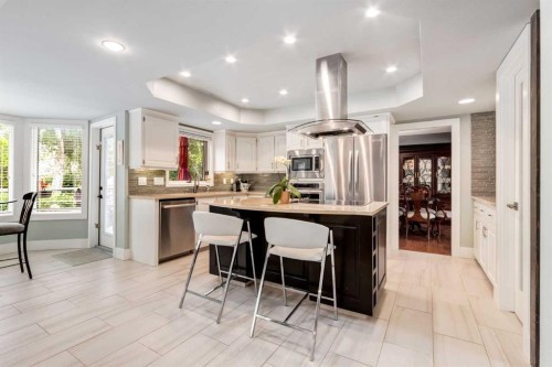 367 Woodbriar Circle Sw, Calgary, AB 