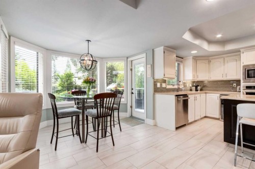 367 Woodbriar Circle Sw, Calgary, AB 