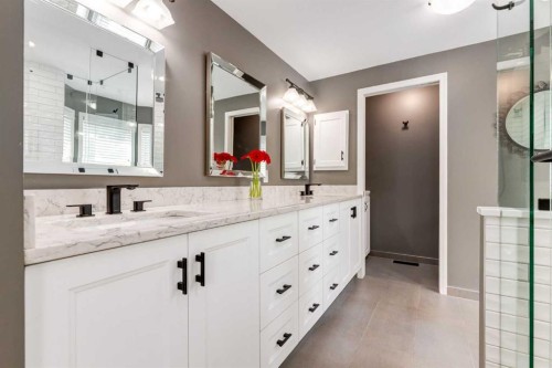 367 Woodbriar Circle Sw, Calgary, AB 