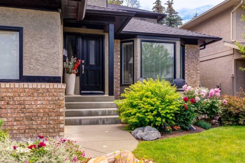367 Woodbriar Circle Sw, Calgary, AB 