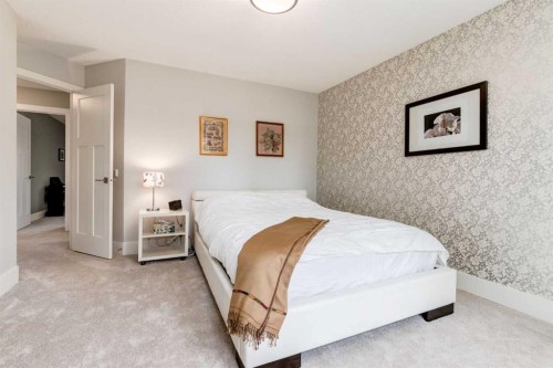 367 Woodbriar Circle Sw, Calgary, AB 