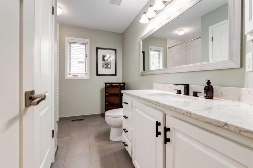 367 Woodbriar Circle Sw, Calgary, AB 