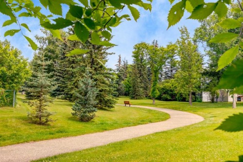367 Woodbriar Circle Sw, Calgary, AB 
