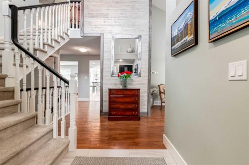 367 Woodbriar Circle Sw, Calgary, AB 