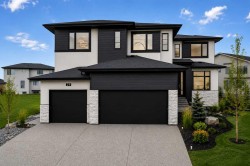 19 Rockcliff Court NW Calgary, AB T3G 0G6