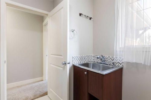 16 Auburn Sound Crescent Se, Calgary, AB - Indoor Photo Showing Other Room