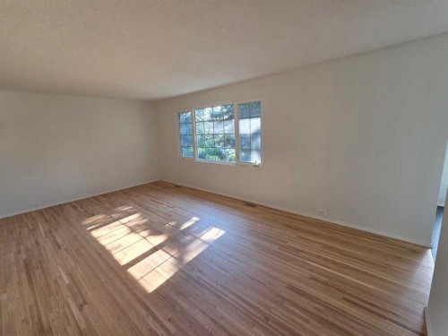 5936 Dalmead Crescent Nw, Calgary, AB - Indoor Photo Showing Other Room