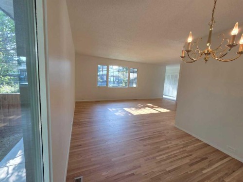 5936 Dalmead Crescent Nw, Calgary, AB - Indoor Photo Showing Other Room