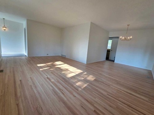 5936 Dalmead Crescent Nw, Calgary, AB - Indoor Photo Showing Other Room
