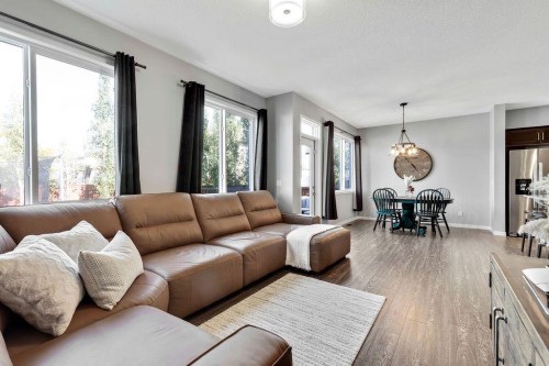 1714 Montgomery Gate Se, High River, AB - Indoor Photo Showing Living Room