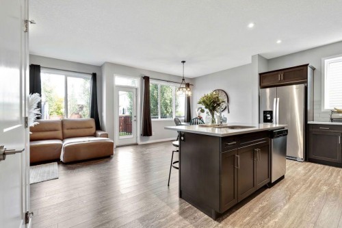 1714 Montgomery Gate Se, High River, AB - Indoor Photo Showing Kitchen