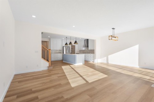 53 Versant Point Sw, Calgary, AB - Indoor Photo Showing Kitchen