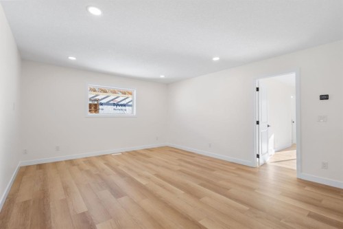 53 Versant Point Sw, Calgary, AB - Indoor Photo Showing Other Room