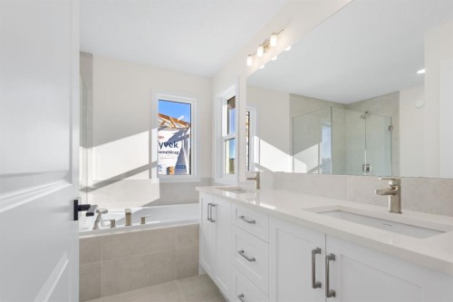 53 Versant Point Sw, Calgary, AB - Indoor Photo Showing Bathroom