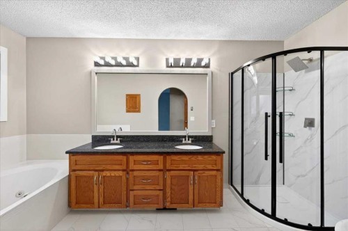 86 Douglas Woods Close Se, Calgary, AB 
