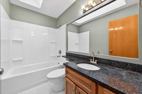 86 Douglas Woods Close Se, Calgary, AB 