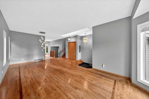 86 Douglas Woods Close Se, Calgary, AB 