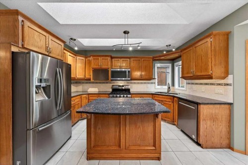 86 Douglas Woods Close Se, Calgary, AB 