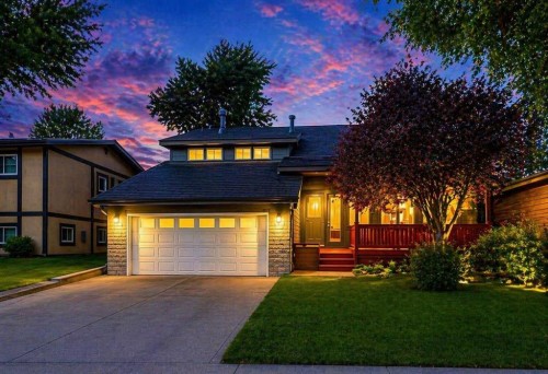 80 Taylor Way Se, Airdrie, AB - Outdoor With Facade