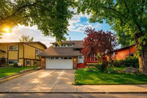80 Taylor Way Se, Airdrie, AB - Outdoor