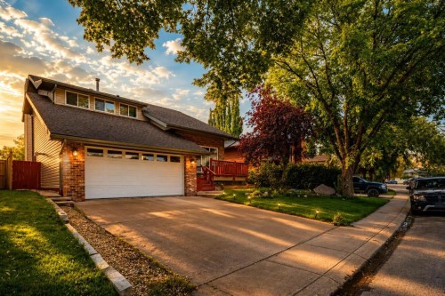 80 Taylor Way Se, Airdrie, AB - Outdoor