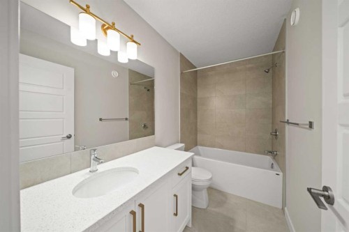 102 Sora Gardens Se, Calgary, AB 
