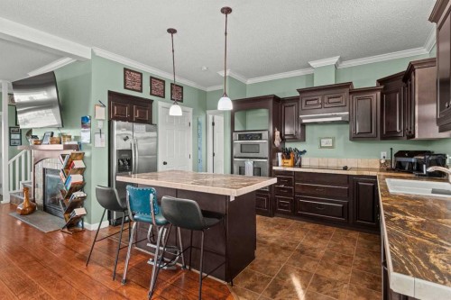 13 Cherry Lane Se, Three Hills, AB - Indoor Photo Showing Kitchen