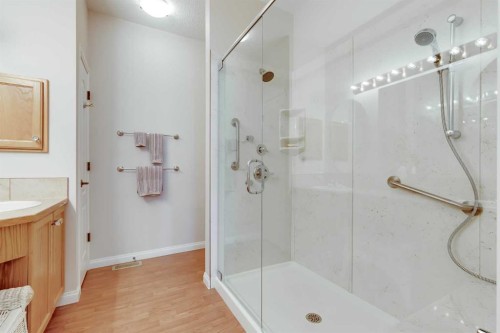 66 Royal Manor Nw, Calgary, AB 