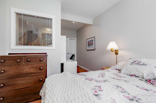 66 Royal Manor Nw, Calgary, AB 