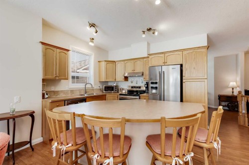 66 Royal Manor Nw, Calgary, AB 
