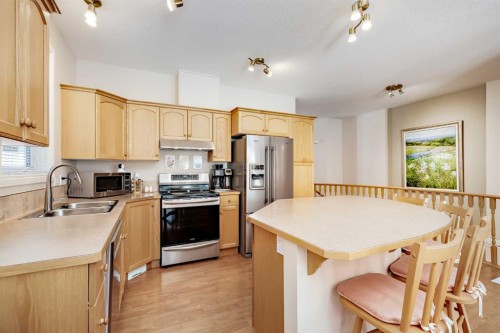 66 Royal Manor Nw, Calgary, AB 