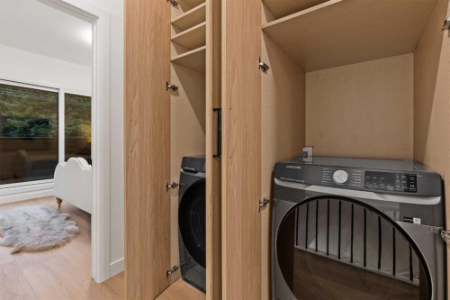 2-8916 33 Avenue Nw, Calgary, AB - Indoor Photo Showing Laundry Room