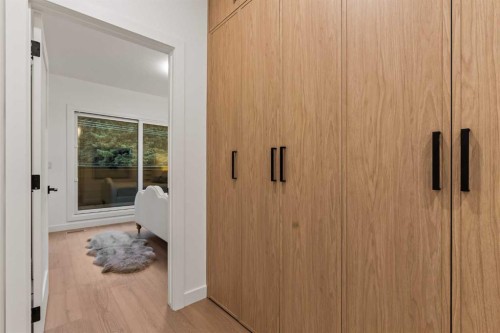 2-8916 33 Avenue Nw, Calgary, AB - Indoor Photo Showing Other Room