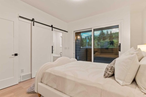 2-8916 33 Avenue Nw, Calgary, AB - Indoor Photo Showing Bedroom