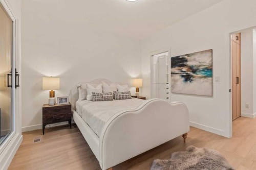 2-8916 33 Avenue Nw, Calgary, AB - Indoor Photo Showing Bedroom