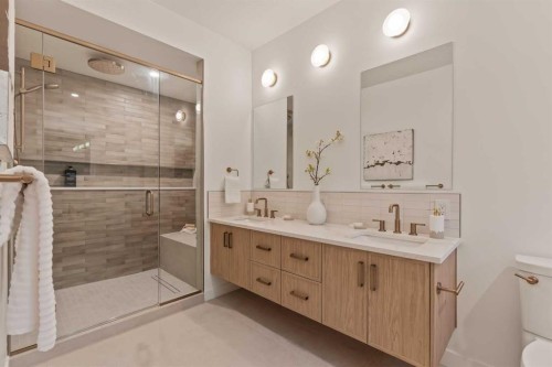2-8916 33 Avenue Nw, Calgary, AB - Indoor Photo Showing Bathroom