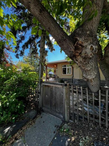 29 Windermere Road Sw, Calgary, AB 