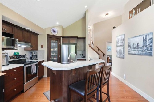 260 Willow Ridge Manor Sw, Diamond Valley, AB - Indoor Photo Showing Kitchen With Upgraded Kitchen