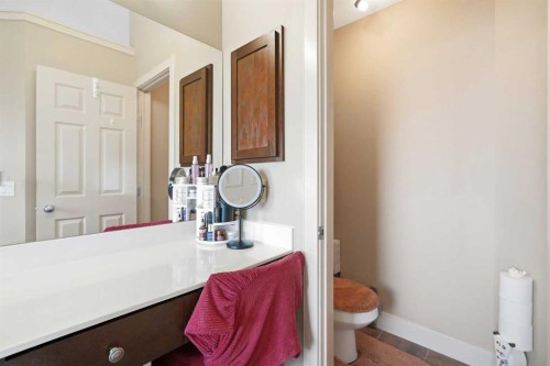 260 Willow Ridge Manor Sw, Diamond Valley, AB - Indoor Photo Showing Bathroom